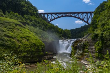 Letchworth Eyalet Parkı: Uppr Falls