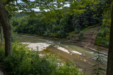 Letchworth Eyalet Parkı: Uppr Falls