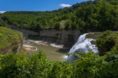 Letchworth Eyalet Parkı: Middle Falls