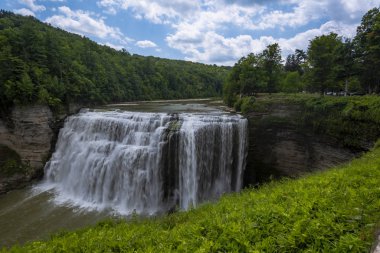 Letchworth Eyalet Parkı: Middle Falls