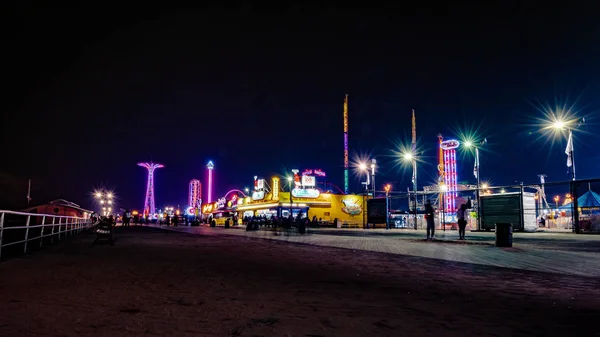 Primo giorno di giugno a Coney Island Luna Park — Foto Stock