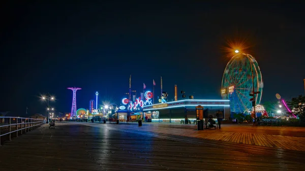 Primo giorno di giugno a Coney Island Luna Park — Foto Stock