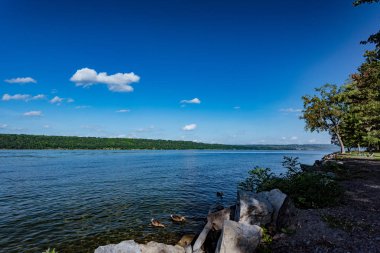 Taughannock Şelalesi: Cayuga Gölü
