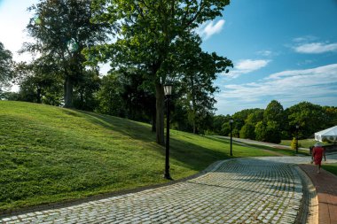 Centerport, New York, Usa - 6 Ekim 2017: The Vanderbilt Mansion, Long Island, Ny. William K. Vanderbilt Ii 'nin sahibi olduğu Eagles Nest olarak bilinen Gold Coast Mansion, günümüzde bir müze ve planetaryum..