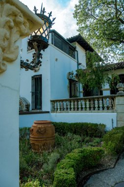 Centerport, New York, Usa - 6 Ekim 2017: The Vanderbilt Mansion, Long Island, Ny. William K. Vanderbilt Ii 'nin sahibi olduğu Eagles Nest olarak bilinen Gold Coast Mansion, günümüzde bir müze ve planetaryum..