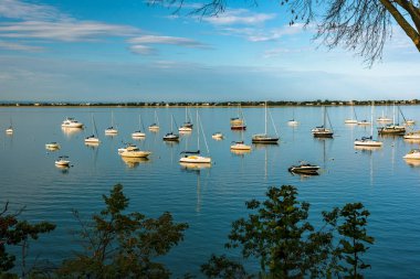 Merkez Nokta, Ny 'deki Northport Körfezi' ne bak; Long Island, Nassau County