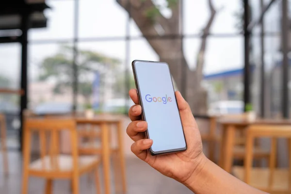 Chiang Mai Thailand Mar 2019 Man Holding Xiaomi Mix Google — Stock Photo, Image