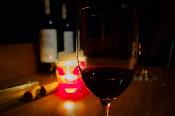 Bicchiere Vino Rosso Atmosfera Romantica Lume Candela — Foto Stock