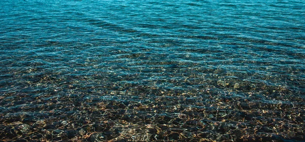 Zomertijd Onder Zee Oceaan Schoon Helder Water Met Zonnestraal Van Rechtenvrije Stockafbeeldingen