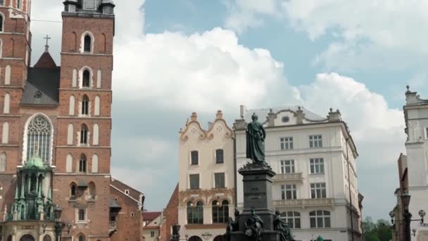 Krakow Polen 2022 Mary Basilica Och Cloth Hall Building Berömda — Stockvideo