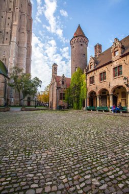 Brugge, Belçika - 23 Kasım, 2017. Brugge Ortaçağ tarihi şehir. Brugge sokakları ve tarihi merkezi, kanallar ve Binalar. Brugge, Belçika'deki popüler turistik hedef.