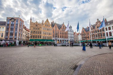 Brugge, Belçika - 23 Kasım, 2017. Brugge Ortaçağ tarihi şehir. Brugge sokakları ve tarihi merkezi, kanallar ve Binalar. Brugge, Belçika'deki popüler turistik hedef.