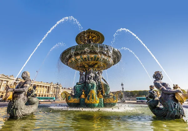 Concorde Meydanı 'ndaki çeşme, Paris, Fransa