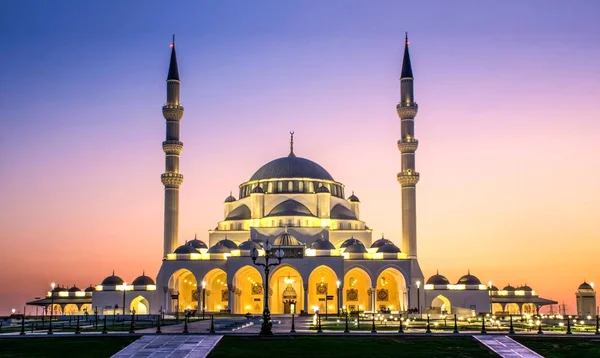 Sharjah 'taki Güzel Cami