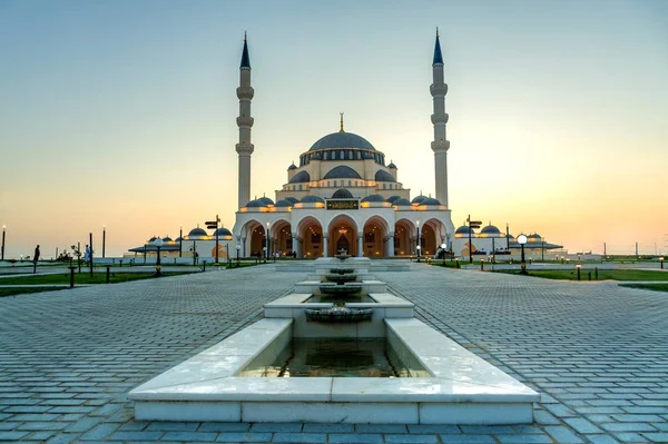 Birleşik Arap Emirliklerindeki En Büyük Cami