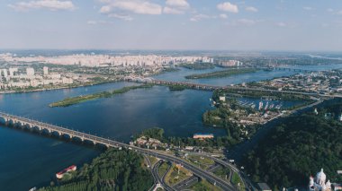Kiev. Ukrayna. 19 Temmuz 2017. Vatan. Dinyeper hava görünümünü. Yaz. Panorama. Kiev.