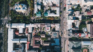 Restoran çatıda. Havadan görünümü. Bina. Yaz. Kiev. Ukrayna.