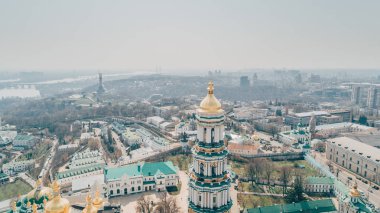 Kiev-Pechersk Lavra. 13 Nisan 2018. Kiev. Ukrayna. Katedral havadan görünümü.