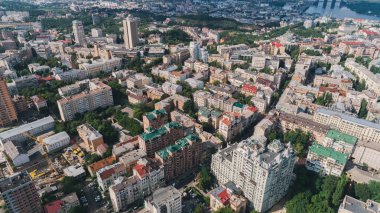 Binaların havadan görünümü. Yaz. Bir gün. Kiev. Ukrayna.