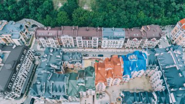 Vozdvizhenka. 15 Haziran 2017. Kiev. Ukrayna. Renkli binaların havadan görünümü.