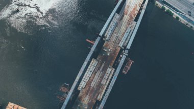 Havadan görünümü köprü. Dinyeper Nehri. Kiev. Ukrayna.