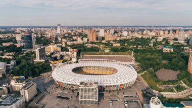 Kiev. Ukrayna. 4 Haziran 2017. Olimpiyat Stadı. Milli Güvenlik'Olympiysky hava görünümünü. Tribün. Futbol Dünya Kupası. Avrupa Futbol Şampiyonası. Futbol sahası. Koşu bandı. Mimarisi. Yaz. Spor.
