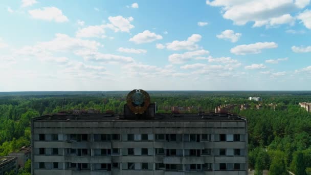 Vista aérea del edificio abandonado y calles ovein ciudad Pripyat cerca de Chernobyl — Vídeos de Stock