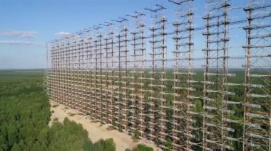 Çernobil-2 yakınlarındaki Duga radar istasyonunun hava görüntüsü.