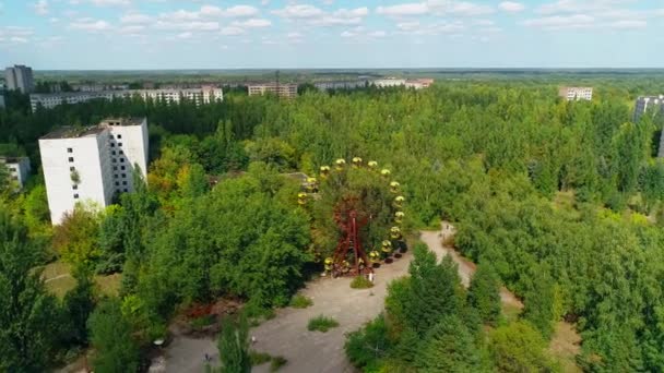 Vue aérienne de la roue ferris dans la ville Pripyat près de la centrale nucléaire de Tchernobyl 
