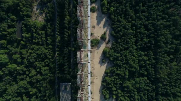 Luchtfoto van het radarstation Duga bij Tsjernobyl-2 — Stockvideo