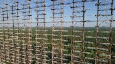 Çernobil-2 yakınlarındaki Duga radar istasyonunun hava görüntüsü.