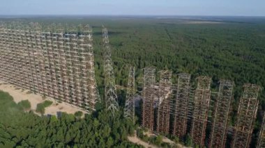 Çernobil-2 yakınlarındaki Duga radar istasyonunun hava görüntüsü.