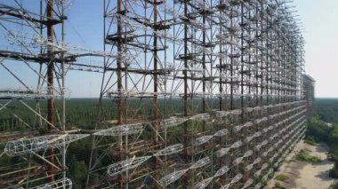 Çernobil-2 yakınlarındaki Duga radar istasyonunun hava görüntüsü.