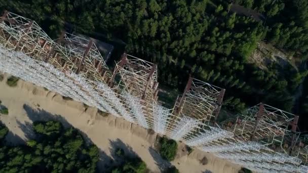 Luftaufnahme der Radarstation Duga in der Nähe der Stadt Tschernobyl-2 — Stockvideo