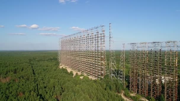 Widok z lotu ptaka na stację radarową Duga w pobliżu miasta Czarnobyl-2 — Wideo stockowe