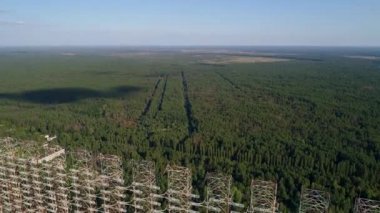 Çernobil-2 yakınlarındaki Duga radar istasyonunun hava görüntüsü.