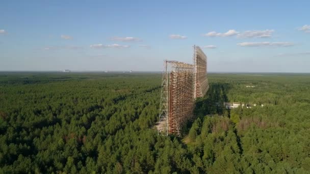 Vista aérea da estação de radar DUGA perto da cidade de Chernobyl-2 — Vídeo de Stock