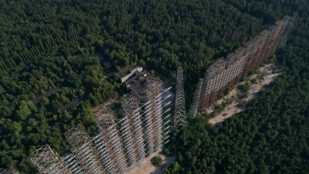 Çernobil-2 yakınlarındaki Duga radar istasyonunun hava görüntüsü. — Stok video