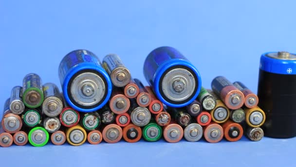 Vecchie Batterie Alcaline Monouso Riciclaggio Della Batteria Della Famiglia — Video Stock