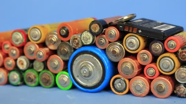 Varias Células Baterías Baterías Utilizadas Zona Urbana Reciclaje Basura — Vídeos de Stock
