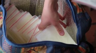 Taşıma ve depolama soğutucu kullanarak anne sütü dondur. Meme süt bebek şişe soğutucu çanta yalıtılmış anne sütü depolamak için