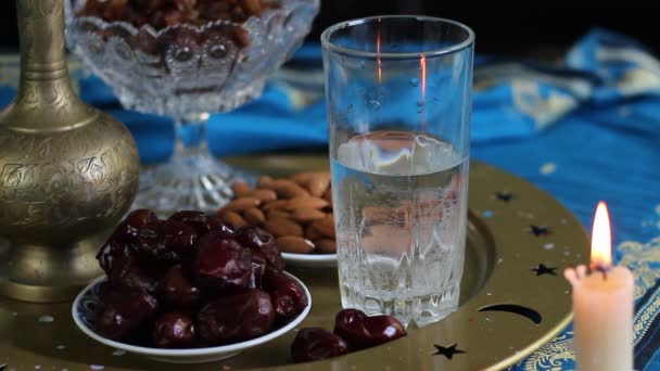 라마단 Suhur의 Ifthar의 식사와 일몰으로 끝나는 — 비디오