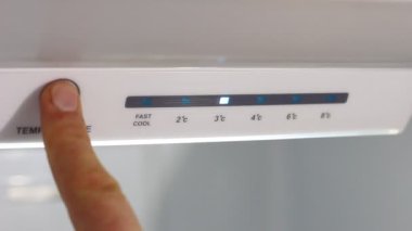 Buzdolabı sıcaklığını ayarlama. Isı. Elektronik kontrol. Dokunmatik ekran. Enerji tasarrufu