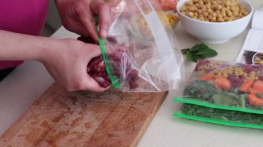 Sığır pirzolası. Dondurucu yemek tarifleri yemek daha kolay hale getirecek