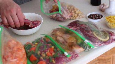Sağlıklı Crockpot dondurucu yemek. Dondurucu yemek tarifleri. Zaman ve enerji tasarrufu