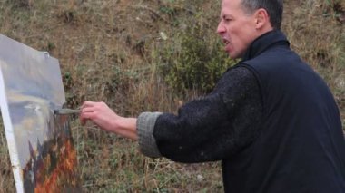 Profesyonel sanatçı boya yağlı boya kullanarak tuval üzerine resim. Manzara Yağlıboya Resim
