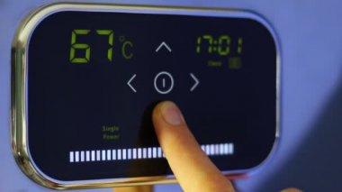 Kablosuz termostat. Sıcaklık aşağı. LCD dokunmatik ekran. Enerji tasarruf modu