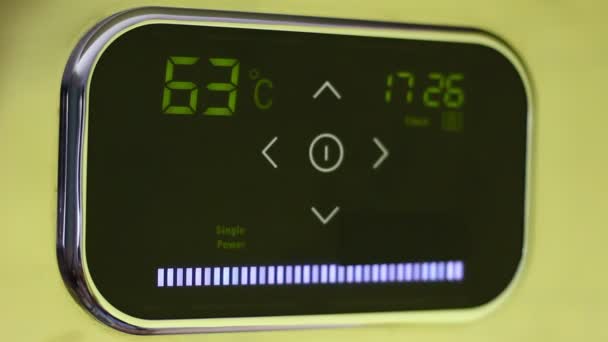 Termostato Wifi Inteligente Com Programação Temperatura Para Cima Controle Remotamente — Vídeo de Stock