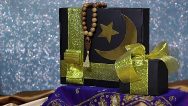 Mübarek Ramazan! İslam tasarım. Geleneksel etnik Müslüman hediye kutuları