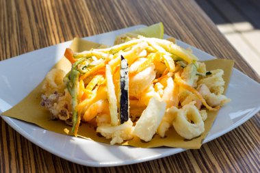 Kızarmış Balık karışık